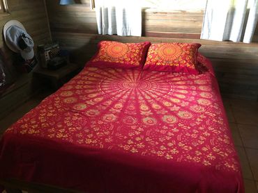 Bed-colina-carolina-montezuma-rental-costa-rica-holiday-vacation