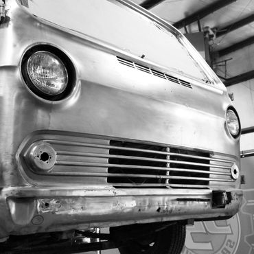 G10 Van front end in black and white