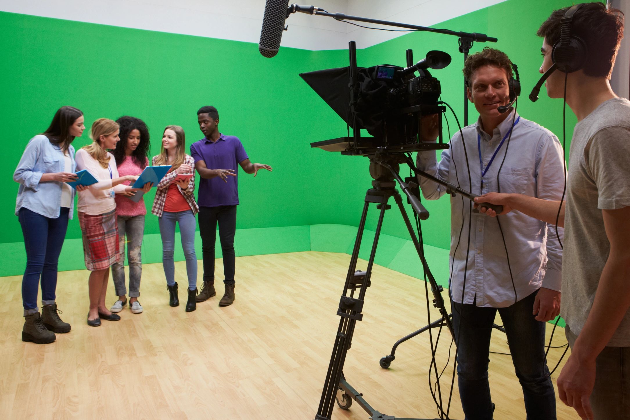 Green Screen, Production, Video