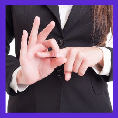 Chamet host registration screen showing quick sign-up and daily earning features.