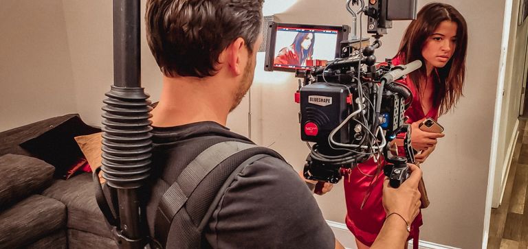 Set Still from 2GUNS Production, The Roommate