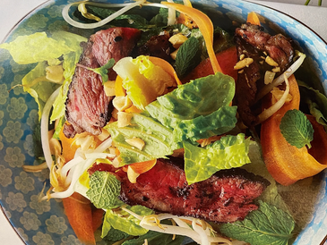Asian-Tri-Tip-Salad-with-bamboo-shoots-carrots-and-soy-peanut-dressing
