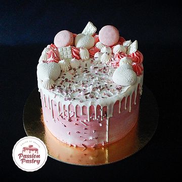 Special Design Cake for ladies