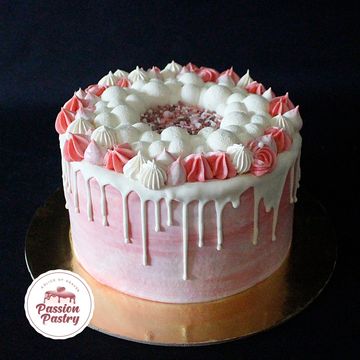 Special Design Cake for ladies