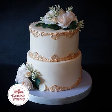 Anniversary / Wedding / Engagement Cake