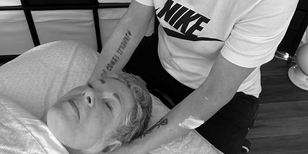 Over the last 7 years Wendee has held a 5 star rating on Google for helping her clients out of pain.