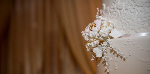 Elegant wedding cake with sugar flowers