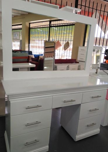 Beautiful 7 drawers dressing table
