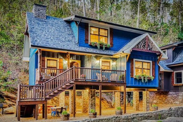 BLUE SPRUCE - 505 Baskins Creek Rd.