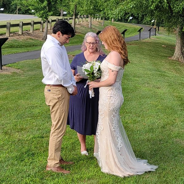 Fancy elopement in Central PA park, How to elope in PA, Where to elope in PA.