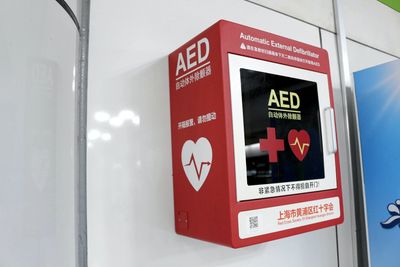 AED (automated external defibrialltor) can improve a victims survival by 80%