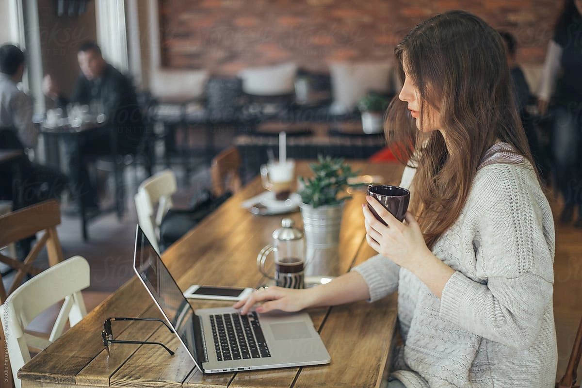 Digital Marketing Expert at coffee shop
