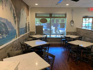 Zio GIno Pizza and Grill indoor seating