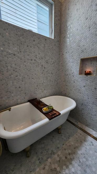 clawfoot tub in a staged home
