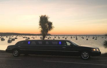 black Limo, Bournemouth, Dorset, Hampshire, Travel in style limos, limo hire, wedding, proms, hire