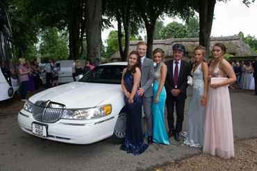 White Limo, Bournemouth, Dorset, Hampshire, Travel in style limos, wedding, proms, limo hire, event,
