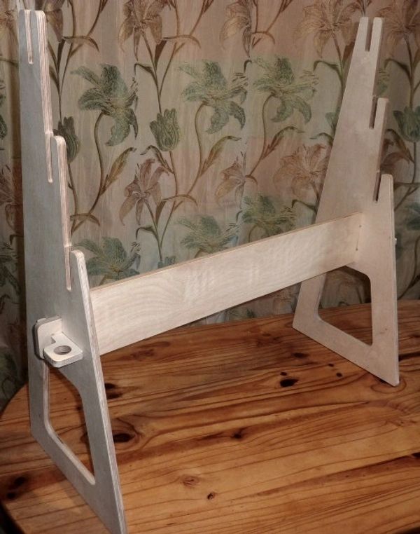 Buzz wire game stand