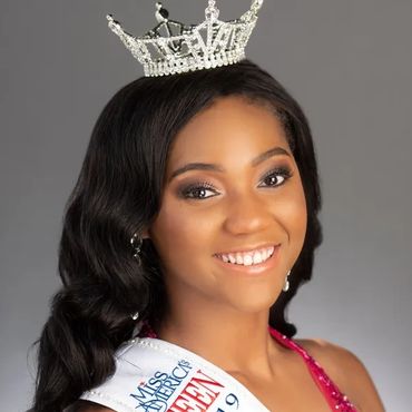 Young woman crowned Miss America's Teen 2019 with a sparkling crown and sash.