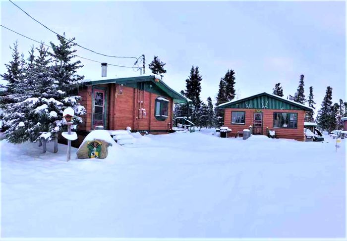 Paradise Aurora Lodge is located in Goose Creek, very close to Churchill, Manitoba.