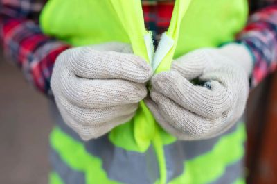 Warehouse grip gloves for Canadian logistics and distribution centers