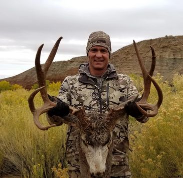 hunting deer elk guide utah outfitter trophy best excellent long range 