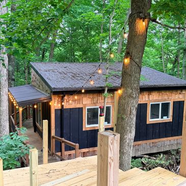 The Treehouse Cabin, Hot Tub, Rain Shower, Spiral Stairs