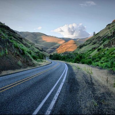Rattlesnake Pass driving road in Washington