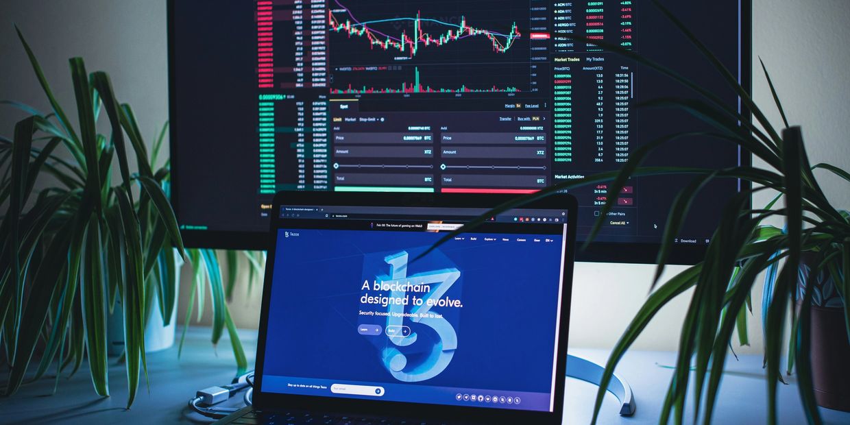 Chart showing volume, simple and exponential moving averages and other crypto indicators