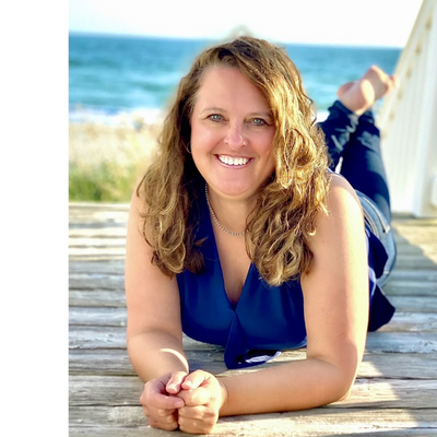 Lori Hayes, author of heartwarming beach reads