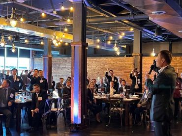 日本への航空券を賭けたじゃんけん大会