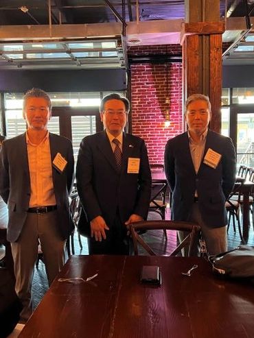 左から、
水谷会長
田島総領事
吉田副会長