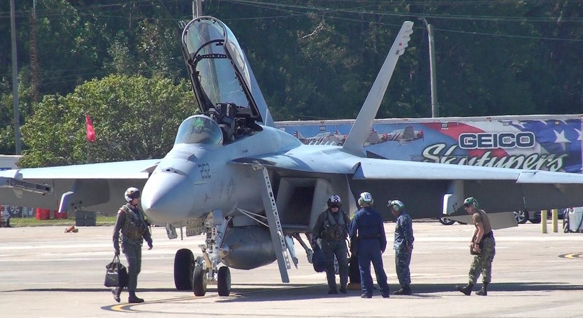 Oceana Air Show 2019 - F/A-18F Super Hornets VFA-106 GLADIATORS
