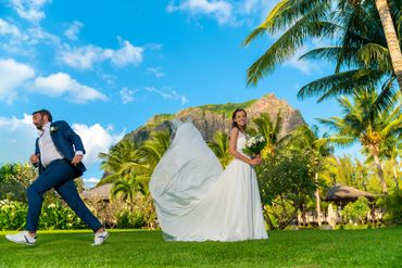 Funny Wedding Photoshoot in Hotel LUX* Le Morne Mauritius - Wedding In Mauritius - Photoshoot