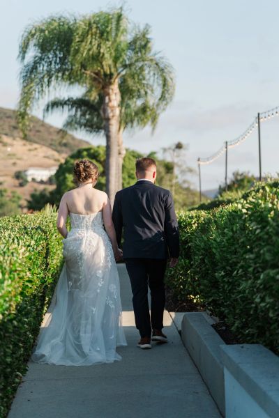 bride and groom wedding portraits at Lakehouse Resort in San Marcos