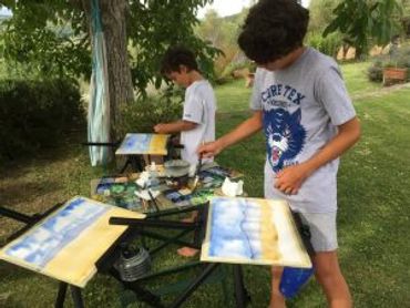 kids doing watercolour painting