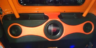 Custom stereo system in Jeep