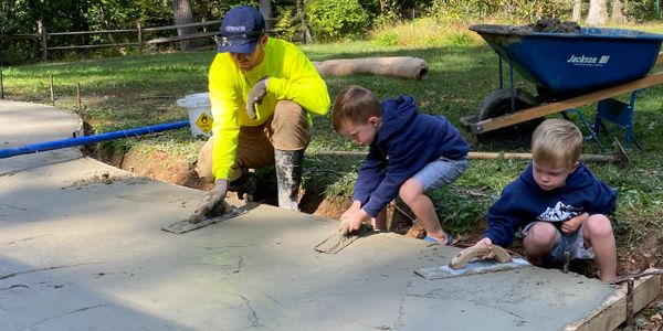 Teaching how to finish concrete