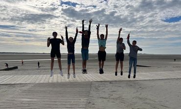 3, 2, 1 sautez ! Du dynamisme... C'est ce qu'il vous faudra pour gagner avec votre équipe au jeu KOH