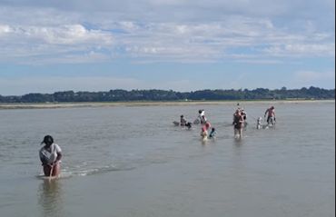 pêche à la crevette dans le chenal du Crotoy en Baie de Somme avec le club pagaiesetbaluchons