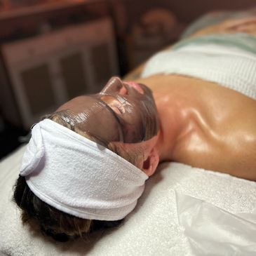 I offer a variety of spa services designed to help you relax, rejuvenate, and unwind.