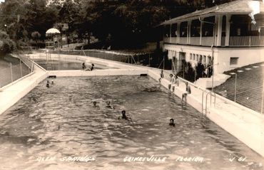 Old black and white photograph of Glen Springs Pool, where Tom Petty's swam as a child