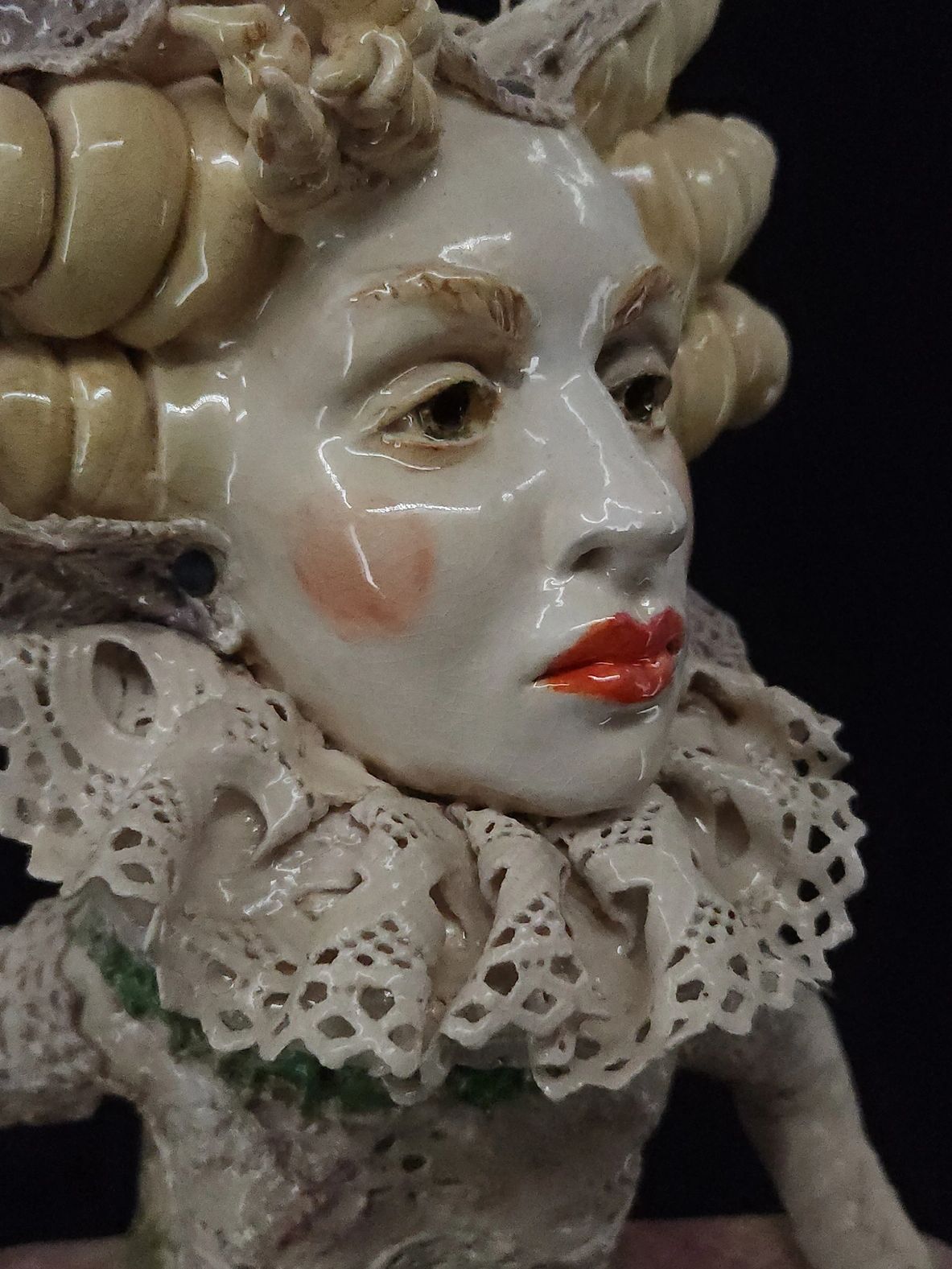 Daphne.
perhaps my most beloved Mantua lady. She embodies the delicat structures but exudes strength