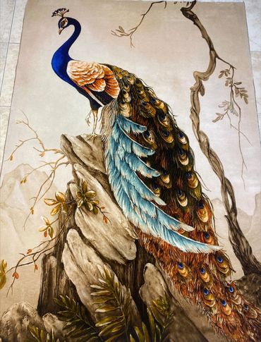 Tabriz artistic rug size 150 x 220 cms. Luxury wool and silk. Beautiful peacock on a tree. Beige and
