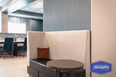 The Lounge, Hotel Photography Winnipeg, Mike McComb, Wornstar Media www.wornstarmedia.com