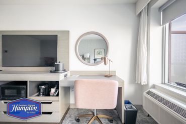 Hotel Room, Hotel Photography Winnipeg, Mike McComb, Wornstar Media www.wornstarmedia.com