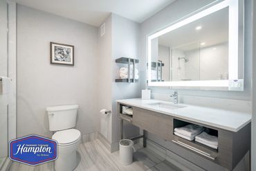 Hotel Room, Hotel Photography Winnipeg, Mike McComb, Wornstar Media www.wornstarmedia.com