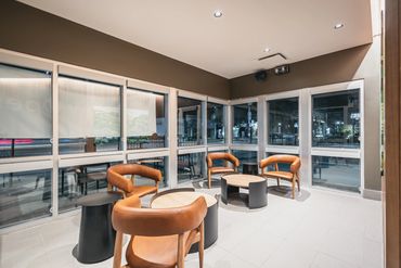 Starbucks, Restaurant Photography Winnipeg, Mike McComb, Wornstar Media www.wornstarmedia.com