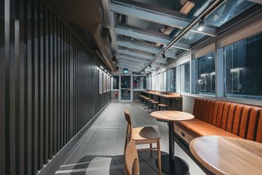 Starbucks, Restaurant Photography Winnipeg, Mike McComb, Wornstar Media www.wornstarmedia.com