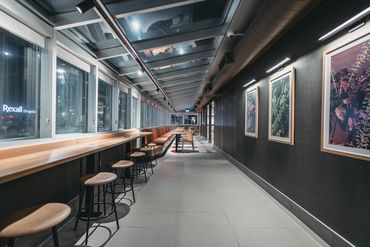 Starbucks, Restaurant Photography Winnipeg, Mike McComb, Wornstar Media www.wornstarmedia.com