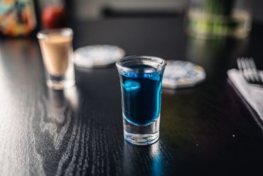 Drinks, Hotel Photography Winnipeg, Mike McComb, Wornstar Media www.wornstarmedia.com